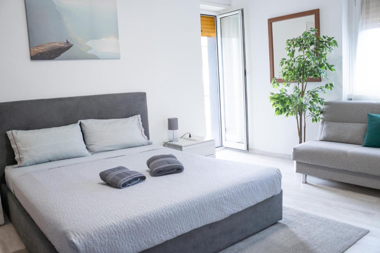 Nonna Pina Guest House Moderno Appartamento Vicino Metro AWifi,Netflix Rzym Zewnętrze zdjęcie